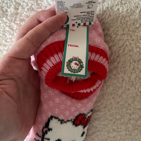 Hello Kitty Slipper Socks - Picture 3 of 3